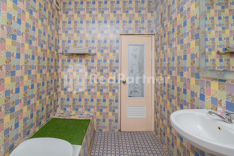 Bathroom 10