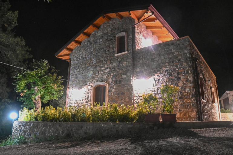 Others 4, Il Casale del Barone, Salerno