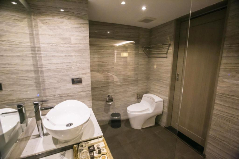 Bathroom 20