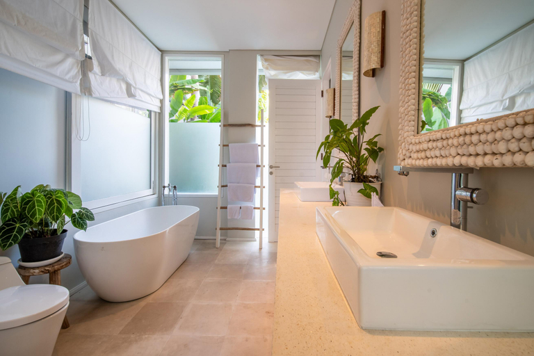 Bathroom 4, Villa Sunsara 2 - Spacious 4-Bedroom Haven next to Berawa Beach, Badung