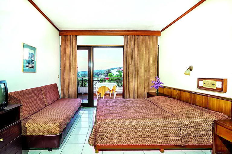 Bedroom 3, Xenios Theoxenia Hotel, Central Macedonia