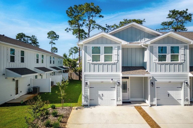 Exterior & Views 2, Santa Rosa Hideaway by Avantstay Pet Friendly 6 Mins to Beach!, Walton