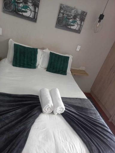 Others 5, Bono Guest House, Bojanala