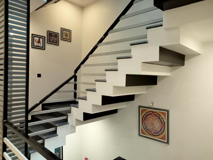 Others 5, Divy Villa, Jaipur