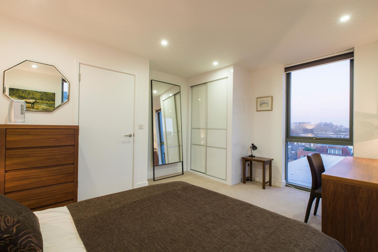 Bedroom, Trendy Islington flat for 2 with patio, London