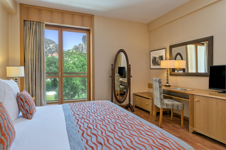Bedroom 3, Divani Meteora Hotel, Thessaly