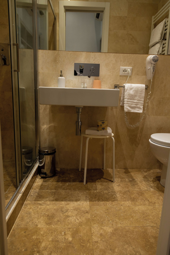 Bathroom 5, Sofia's Suites Guesthouse, Rome