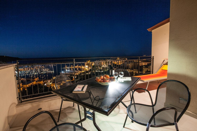 Food & Drinks 3, Sicilia Ovest - Terrazza Orologio e Terrazza Sul Mare, Trapani