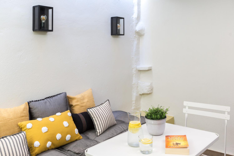 Others 4, C Suites, Crete
