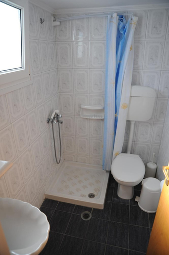 Bathroom 3, ANNA ZISIMOS, South Aegean