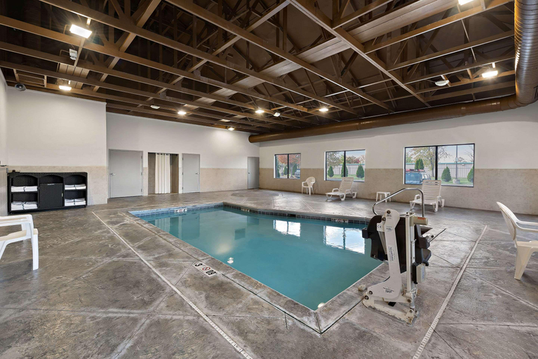 Sport & Beauty 4, Comfort Suites East Broad at 270, Franklin
