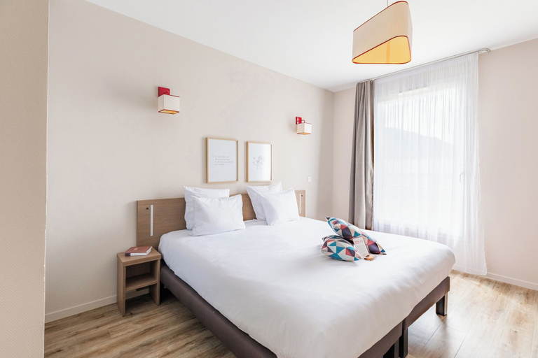 Bedroom 3, Appart'City Confort Cherbourg, Manche