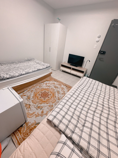 Bedroom 4, Yolo House, Jung
