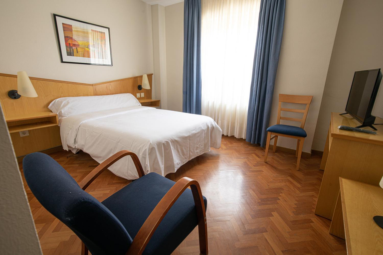 Bedroom 2, Hotel Bracamonte, Salamanca