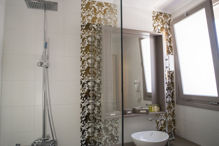 Bathroom 3, Elia Potie Studios, Crete