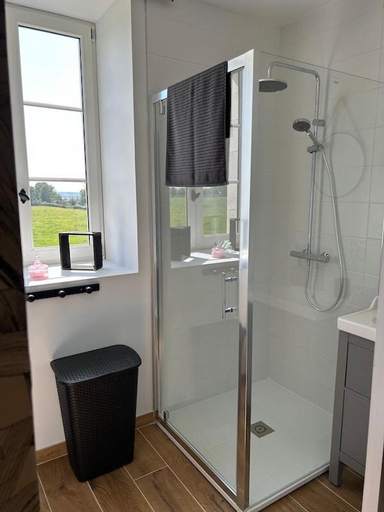 Bathroom 10