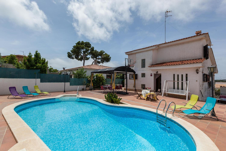 Others 5, Villa Lilia, Barcelona