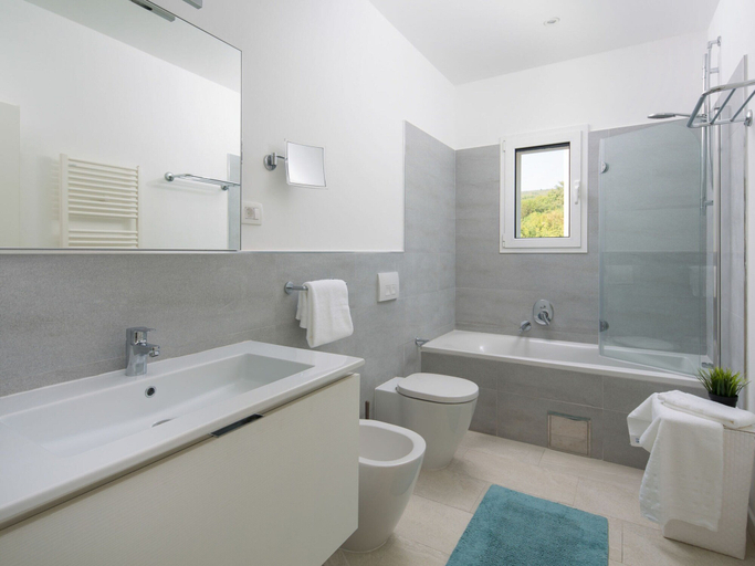 Bathroom 4, Peaceful Villa in Stanisovi With sea View, Raša