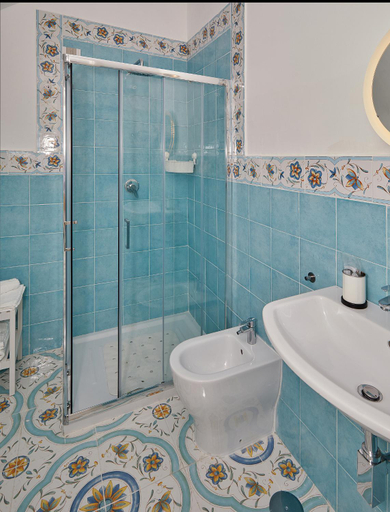 Others 2, Malafemmena Guest House, Napoli
