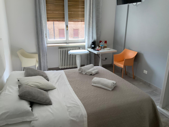 Others 5, Domus Dotta New, Bologna