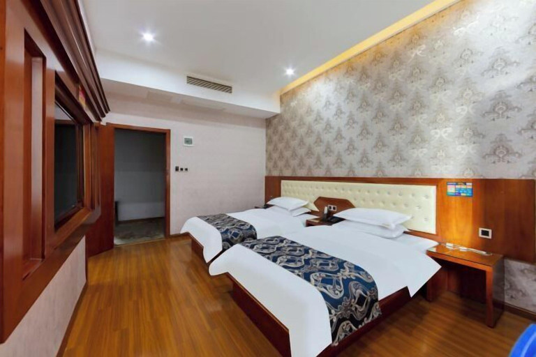 Bedroom 4, Yueyang Dongfeng Hotel, Yueyang