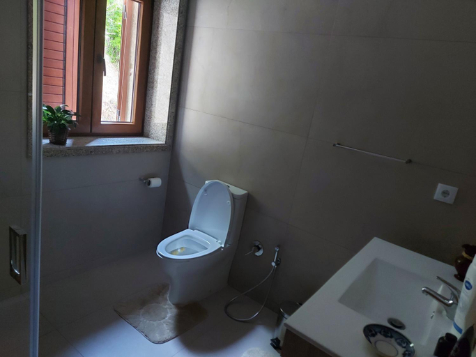 Bathroom 3, Casa Novelhos, Penafiel
