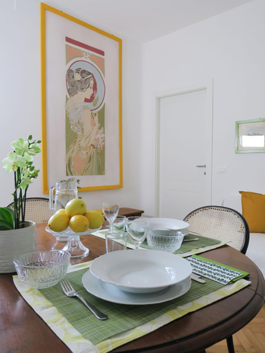 Others 5, Villa Crochat, Como