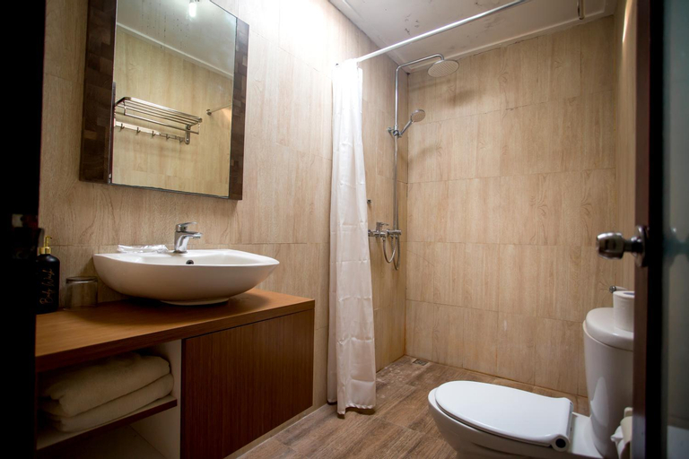 Bathroom 9