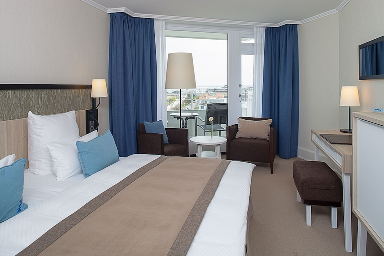 Bedroom 3, Hotel Neptun, Rostock