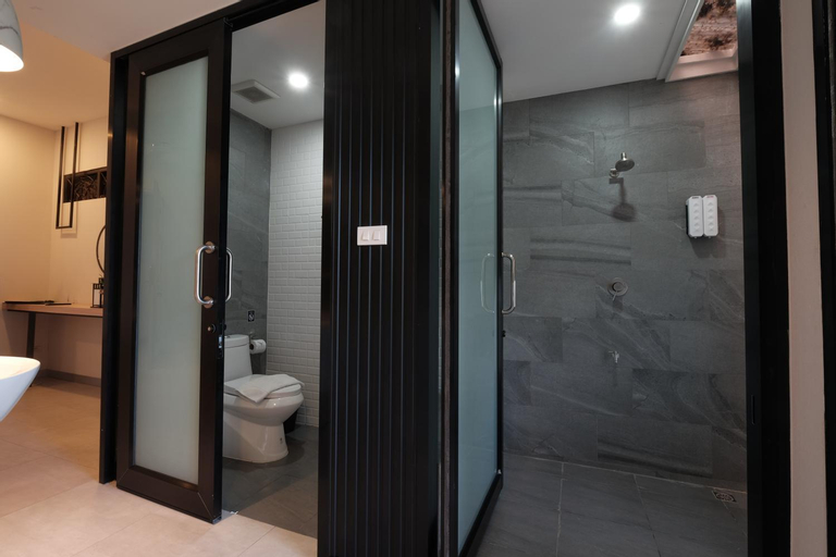 Bathroom 24