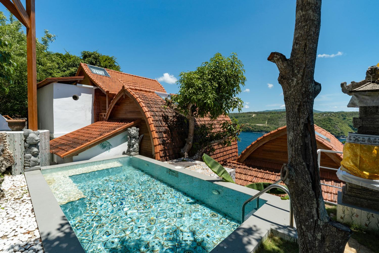 Swimming Pool 13