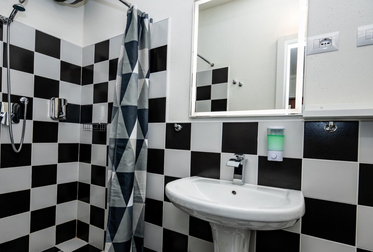 CAMERA con BAGNO PRIVATO 02, Milano