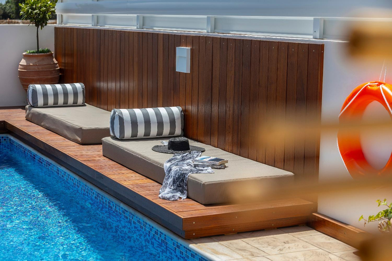 Sport & Beauty 2, Chris Le Mare Luxury Villa
