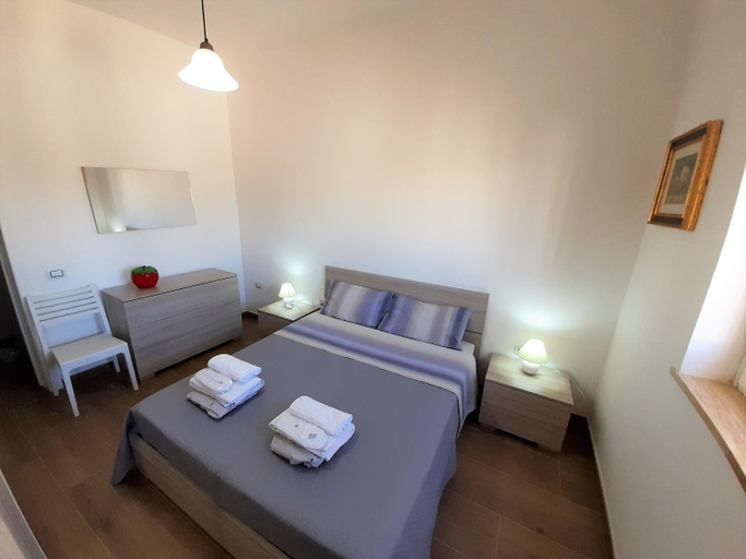 2, Poggio Angica, Lecce