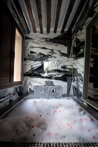 Bathroom 4, Ao Cho Grandview Hideaway Resort, Muang Rayong