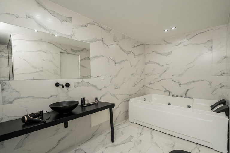 Others 3, Marmur Suite, Palermo
