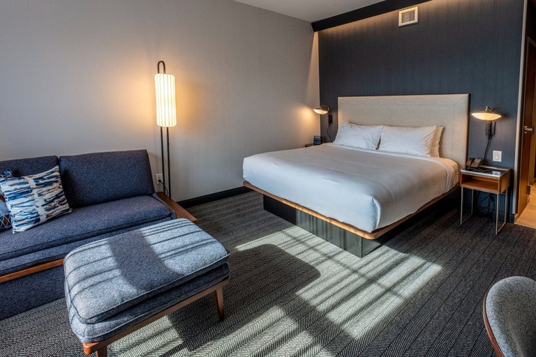 Bedroom 2, Courtyard by Marriott Rochester Downtown, Monroe