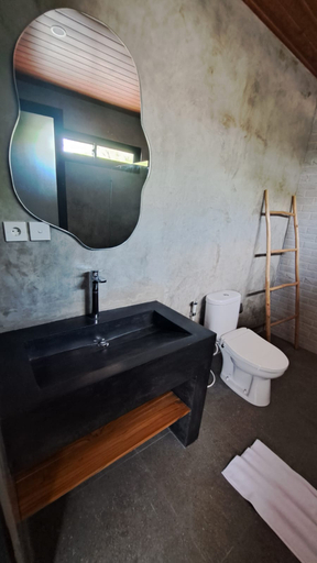 Bathroom 4, Man Cave industrial loft @central Berawa. NEW!, Badung