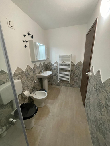 Bathroom, B&B I Giardini, Macerata