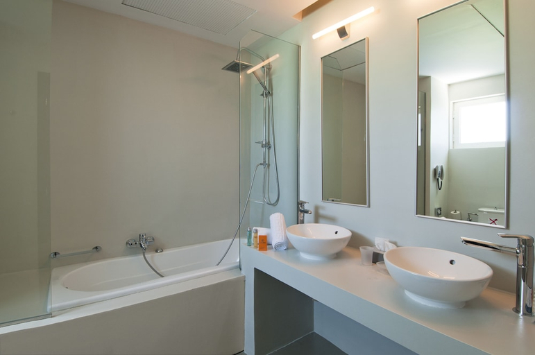 Bathroom 5, Kipriotis Panorama and Suites, South Aegean