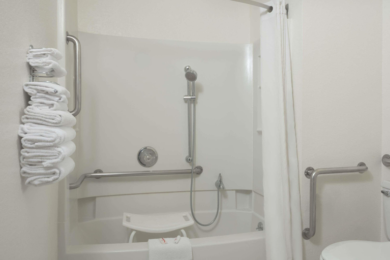 Bathroom 5, Super 8 by Wyndham Billings, Yellowstone