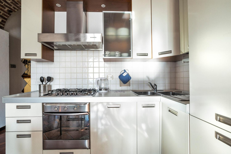 Others 3, GuestHost - Porta Romana & Bocconi Cosy Apartment, Milano