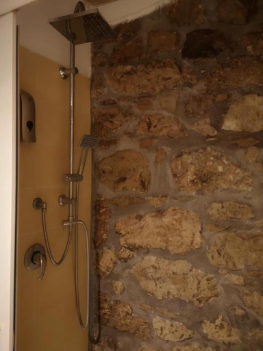 Bathroom 3, Molise isernia e casa Sbriglio, tra cascate, laghi, fiumi e relax, Isernia