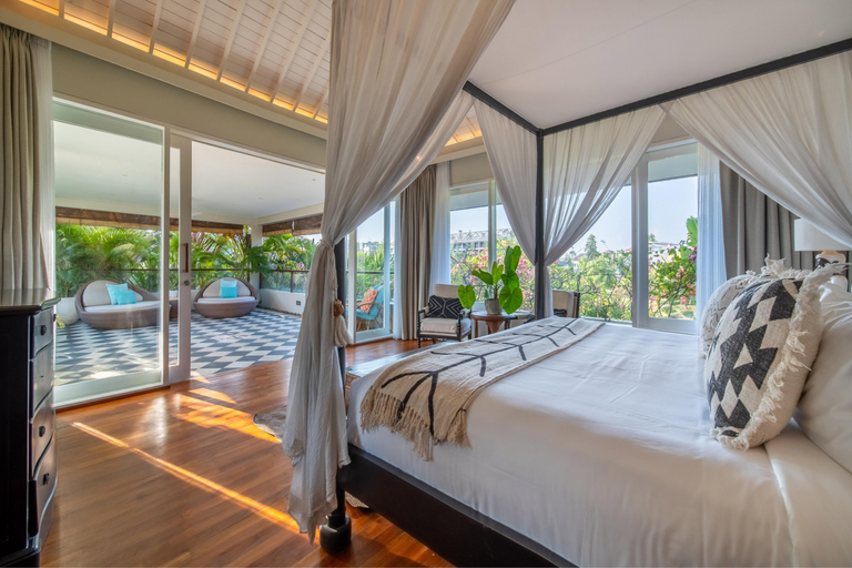 Bedroom 3, Villa Sunsara 2 - Spacious 4-Bedroom Haven next to Berawa Beach, Badung