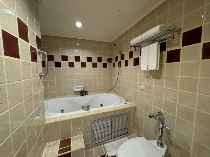 Bathroom 2