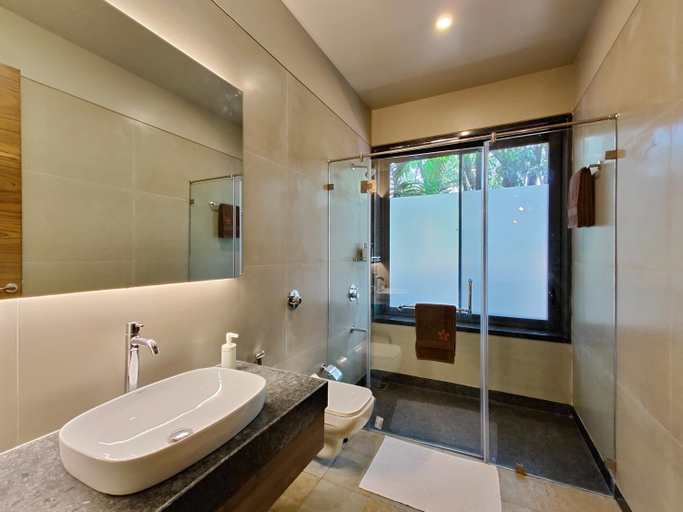Bathroom 4, SaffronStays Kimaya, Raigarh