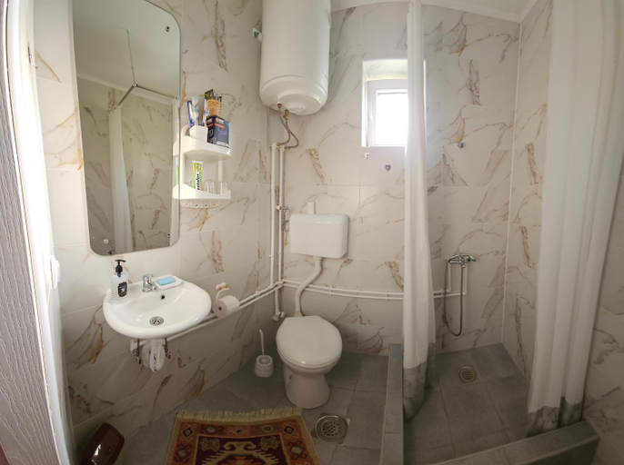 Bathroom 2, Kod Bake, Bečej