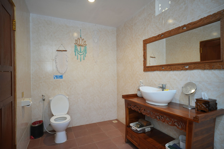 Bathroom 7