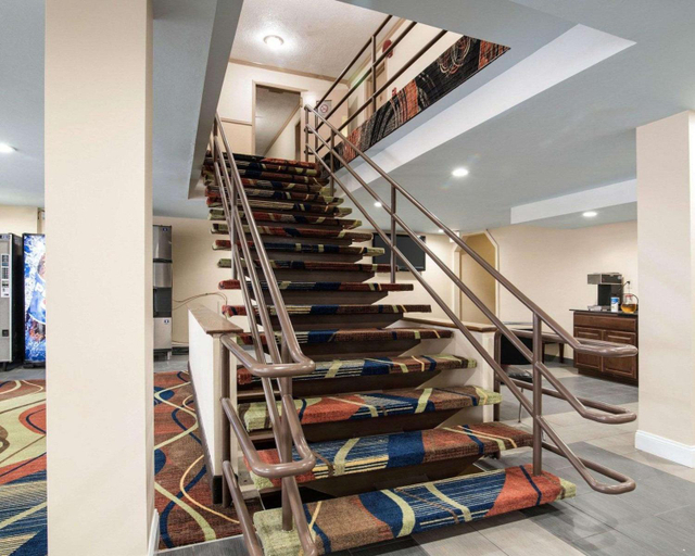 Public Area 2, Rodeway Inn Syracuse Carrier Circle, Onondaga
