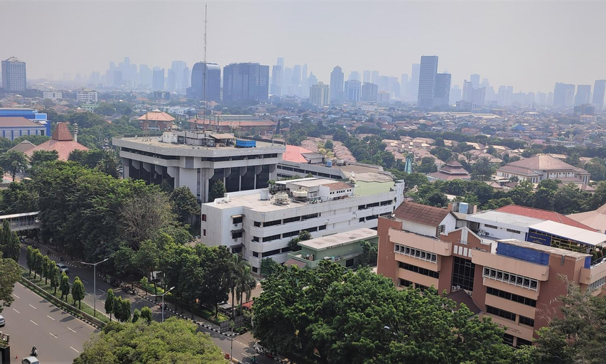 Exterior & Views 27